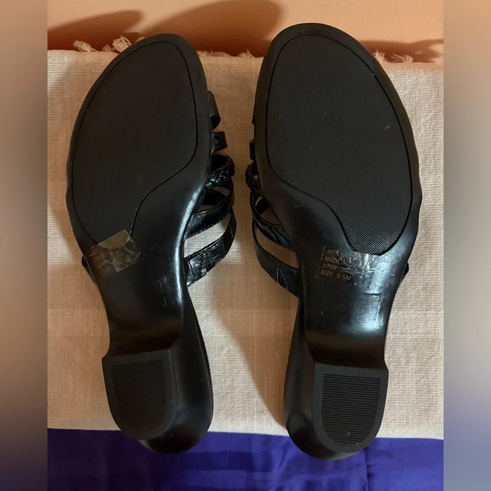 Judith Women's Strappy Black Slip on Block Heel Sandals Sz 9.5 Faux Leather. EUC - Picture 9 of 13